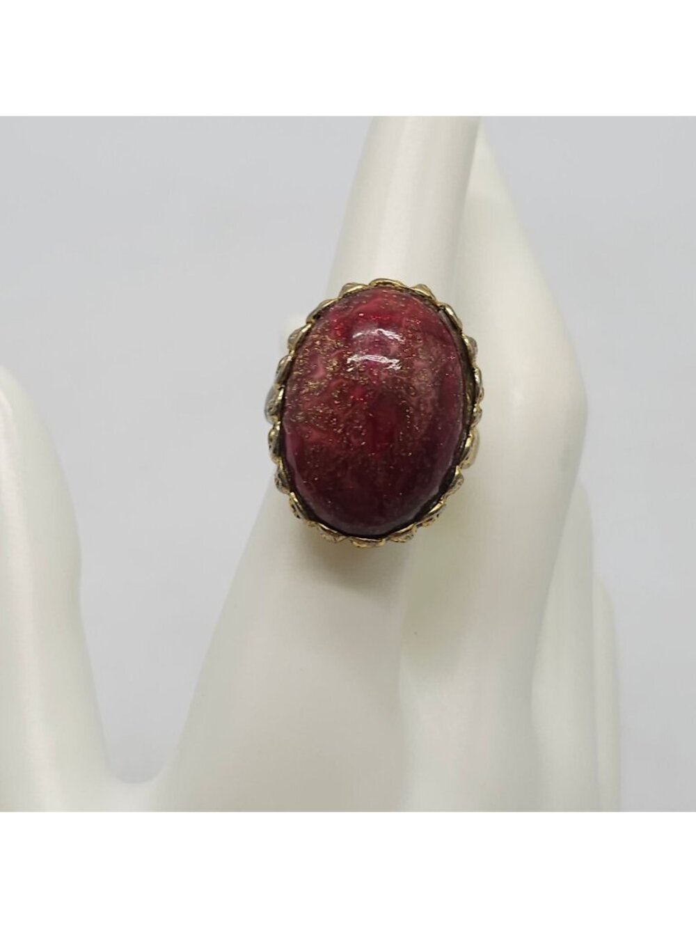 Whiting And Davis Gold Tone Red Sparkle Cabochon Oval Cocktail Ring 7